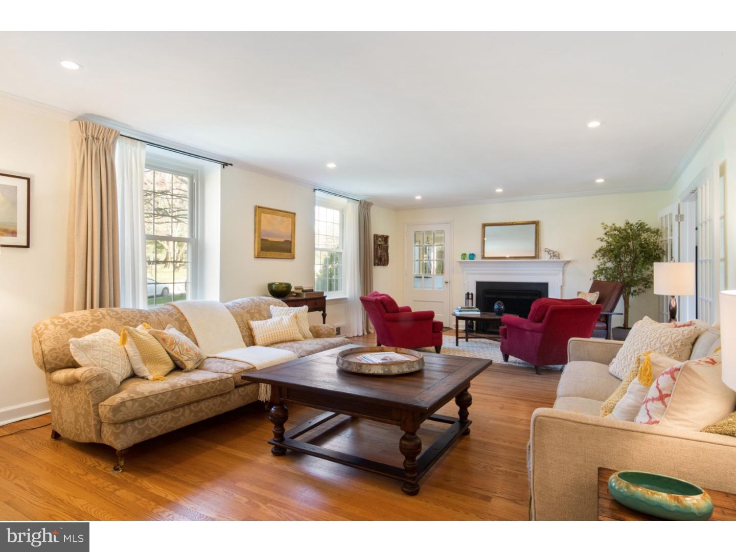 238 Hemlock Road Wynnewood, PA 19096 - Photo 5 of 25 Living Room