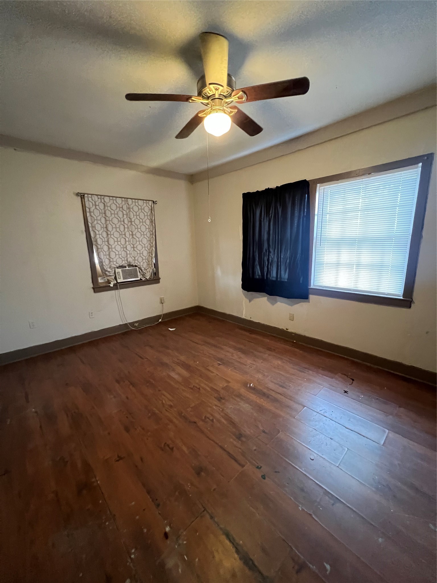 102 South Victoria Street Victoria, TX 77901 - Photo 2 of 10