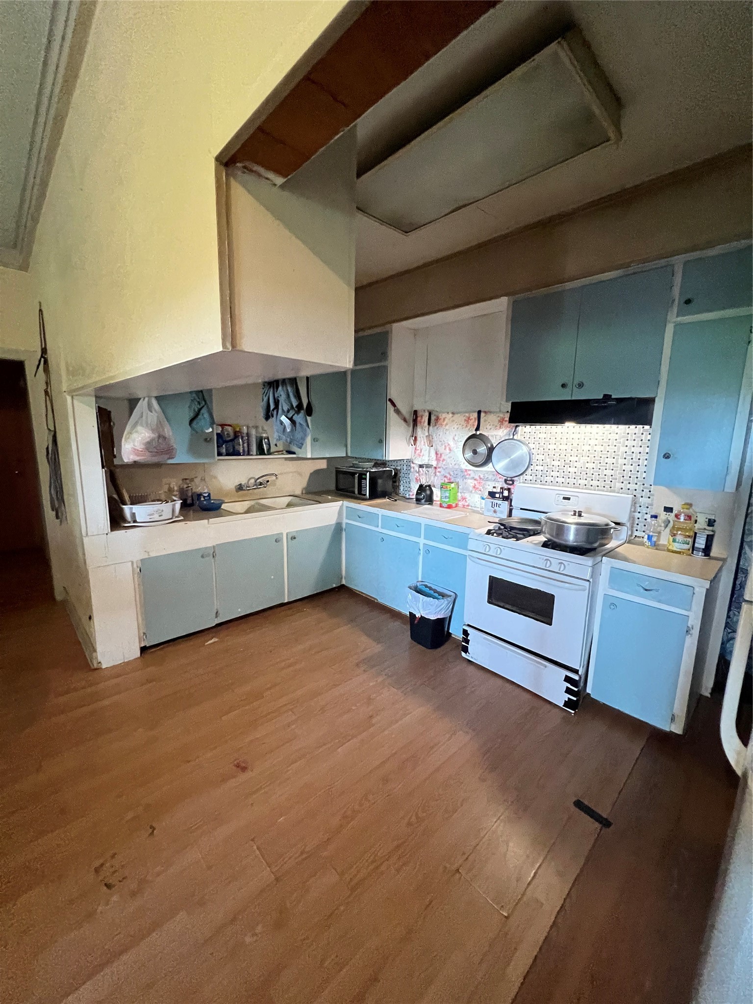 102 South Victoria Street Victoria, TX 77901 - Photo 6 of 10