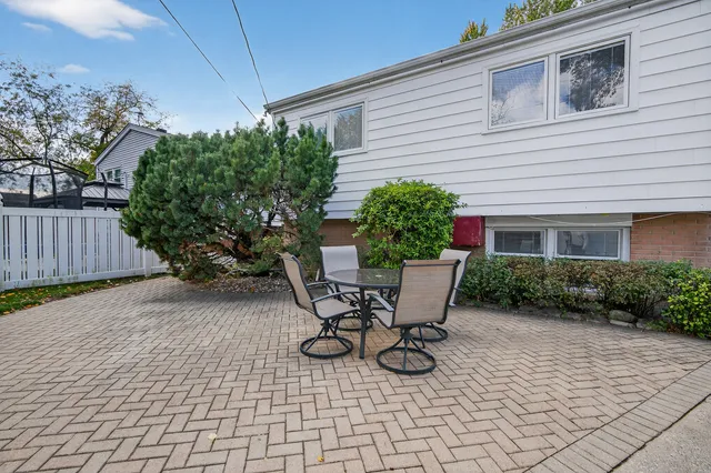 $389,900 | 1187 South Ridge Avenue, Arlington Heights, IL 60005