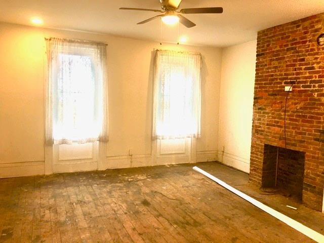 902 Constance Street Pittsburgh, PA 15212 - Photo 2 of 16 Living room