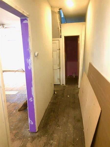 902 Constance Street Pittsburgh, PA 15212 - Photo 4 of 16 Entry