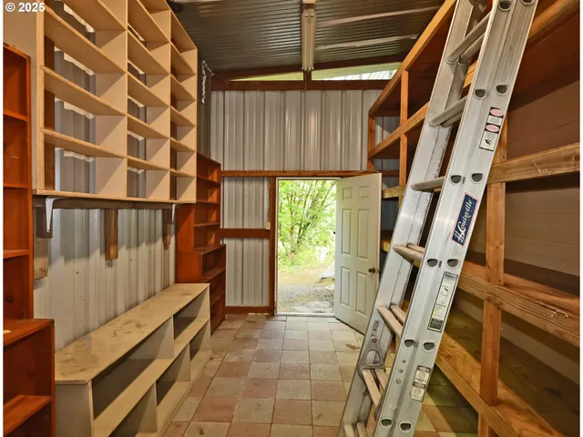 a view of entryway with a front door