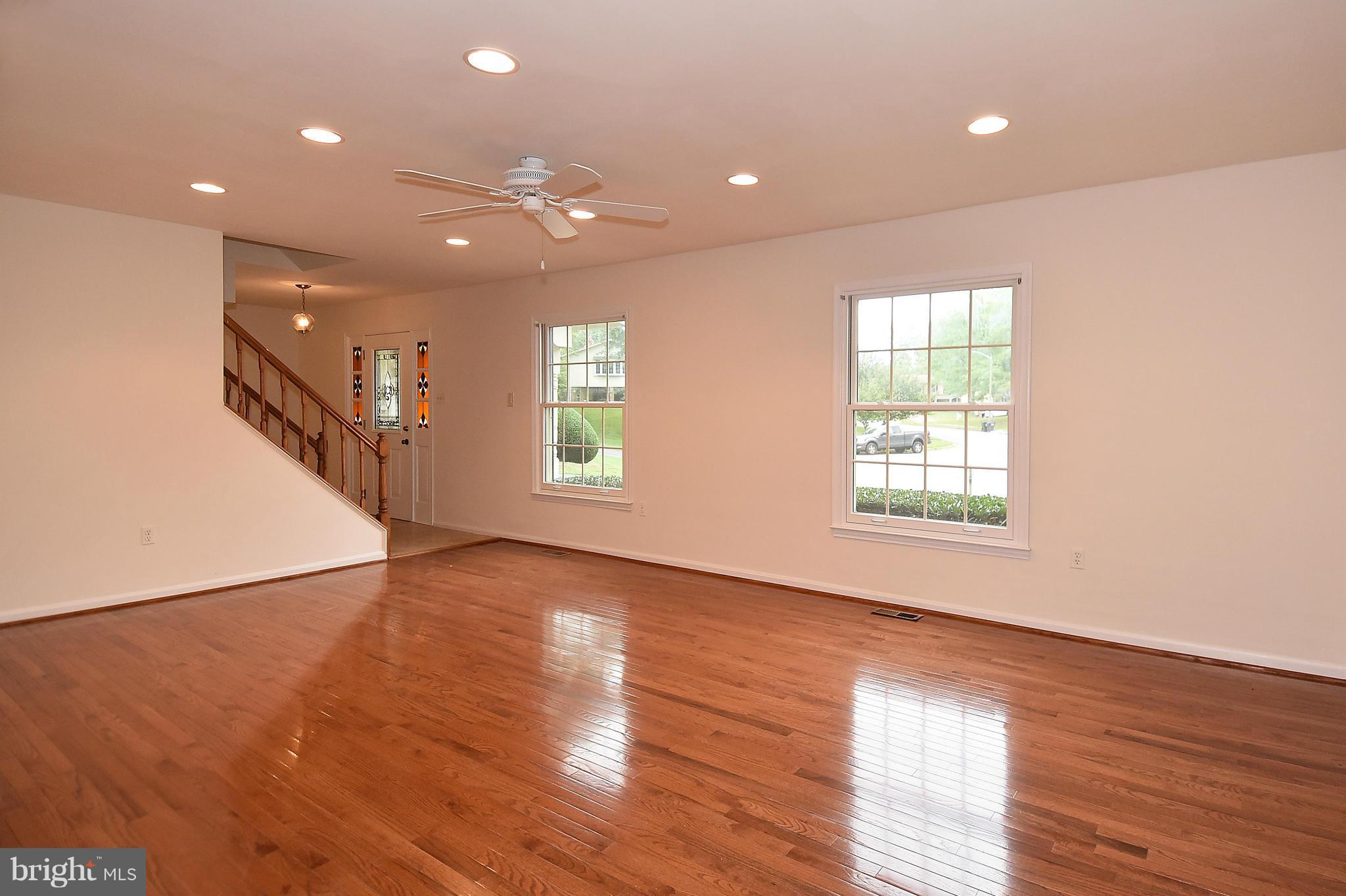 9108 Rothery Court Springfield, VA 22153 - Photo 8 of 30 Living Room