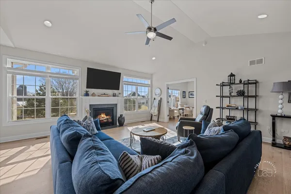 $899,900 | 4-n363 Norton Glen Boulevard, St. Charles, IL 60175