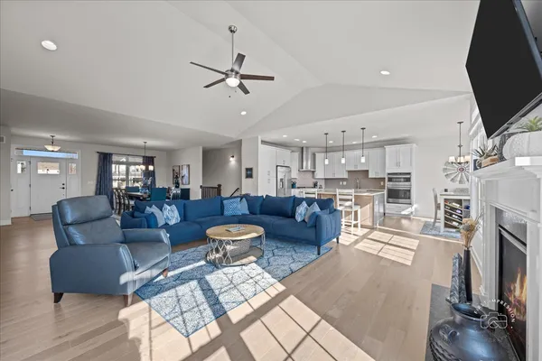 $899,900 | 4-n363 Norton Glen Boulevard, St. Charles, IL 60175