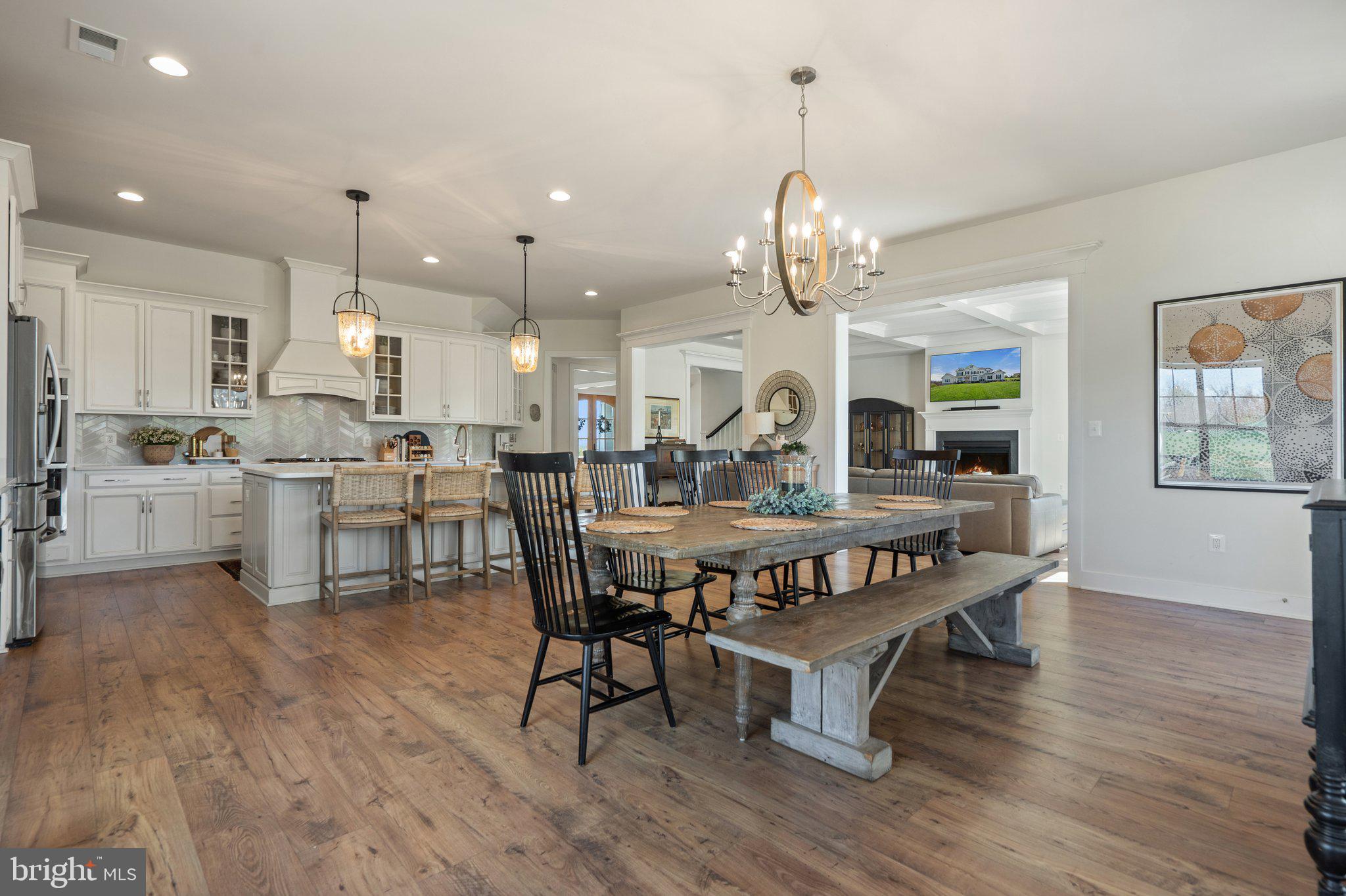 18639 Wild Raspberry Drive Purcellville, VA 20132 - Photo 10 of 94 Eat in Kitchen large enough for a table for 10
