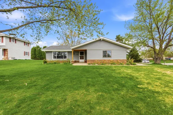 $475,000 | 10653 Beacon Hill Court West, Franklin, WI 53132