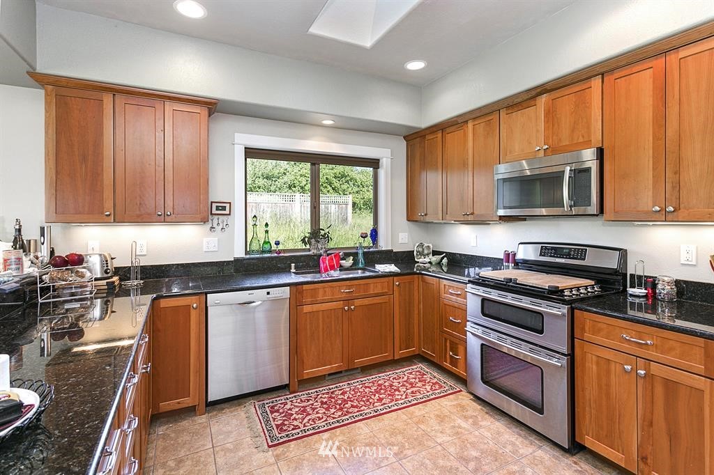 12745 Josh Wilson Road Mount Vernon, WA 98273 - Photo 4 of 14 Gallery Image 4