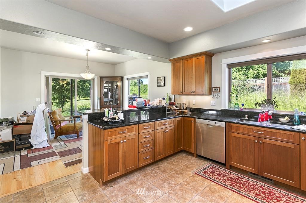 12745 Josh Wilson Road Mount Vernon, WA 98273 - Photo 5 of 14 Gallery Image 5