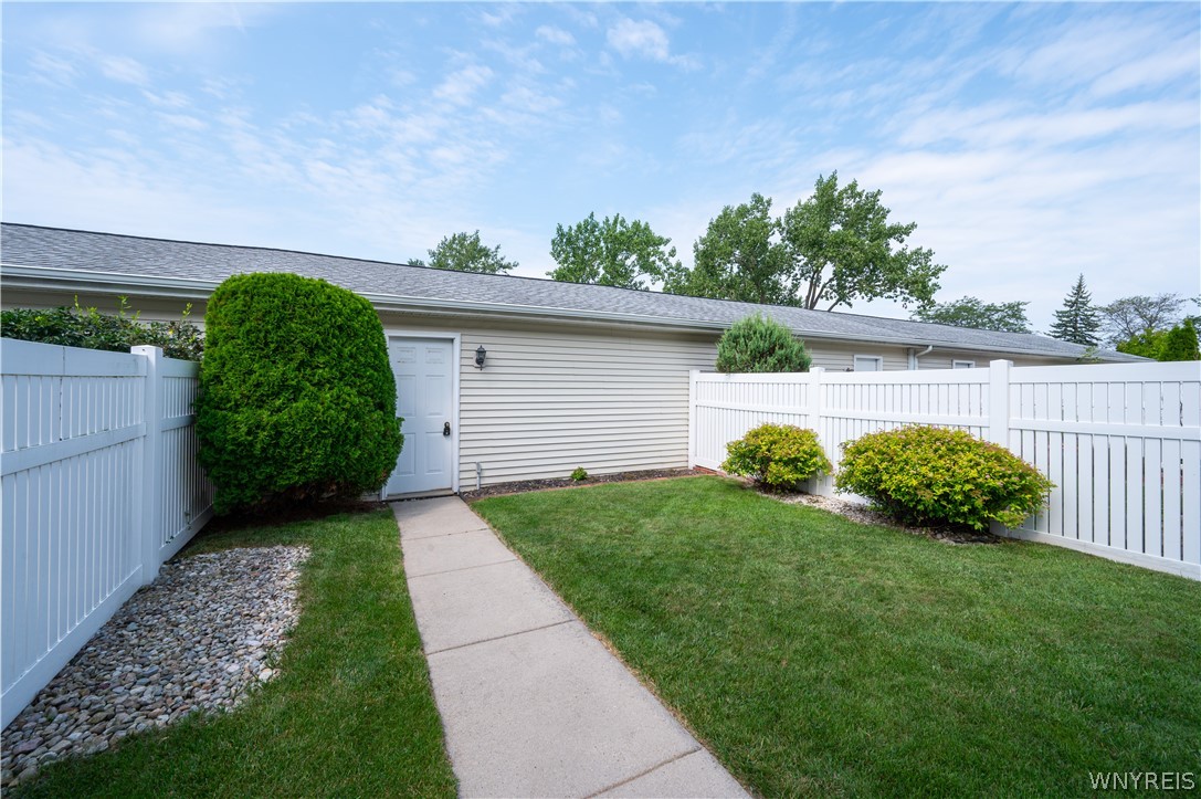 7 Queens Guard Walk, Unit 7 Tonawanda, NY 14150 - Photo 35 of 37 Gallery Image 35