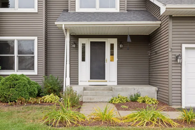 $459,900 | 5913 Red Pine Boulevard, St. Paul, MN 55110