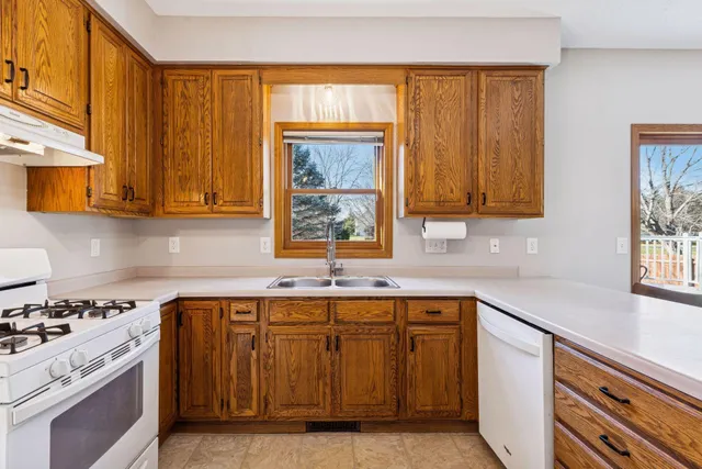 $459,900 | 5913 Red Pine Boulevard, St. Paul, MN 55110