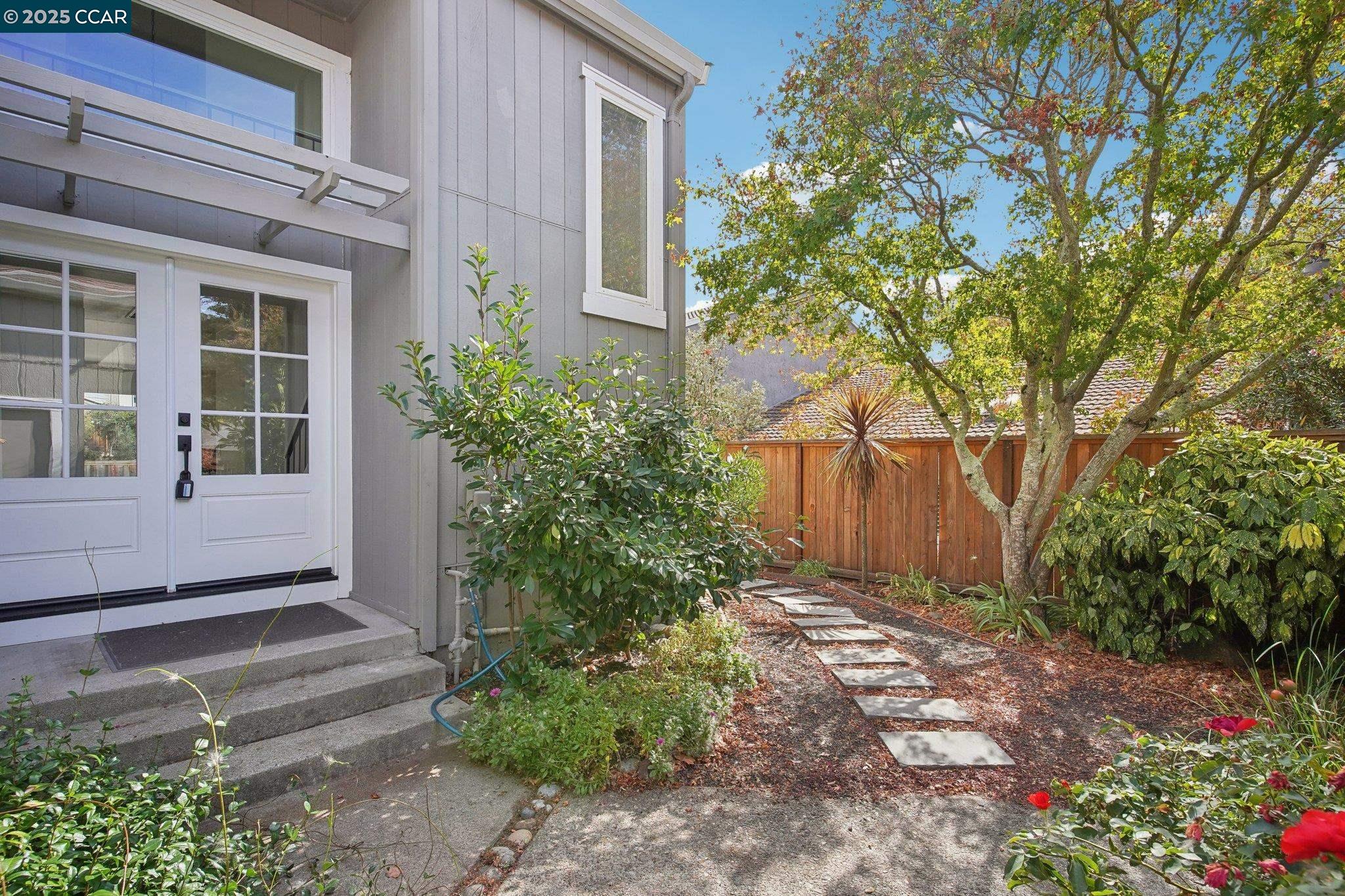 119 Cypress Point Way Moraga, CA 94556 - Photo 38 of 38 a front view of a house with a garden