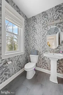 $1,900,000 | 814 Newtown Road, Berwyn, PA 19312