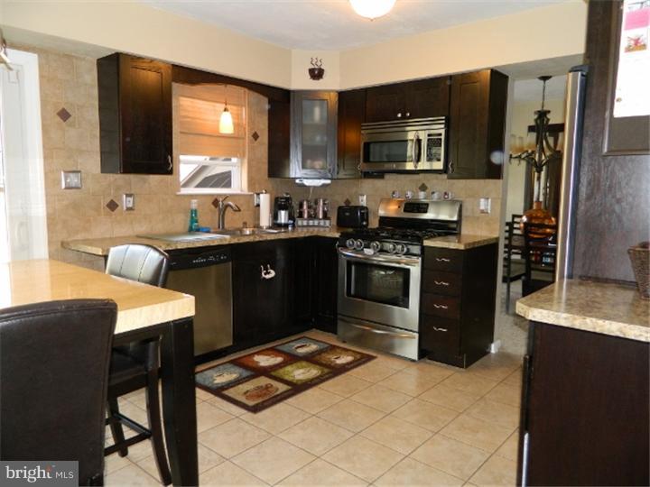 74 Country Club Road Pine Hill, NJ 08021 - Photo 7 of 25 Kitchen