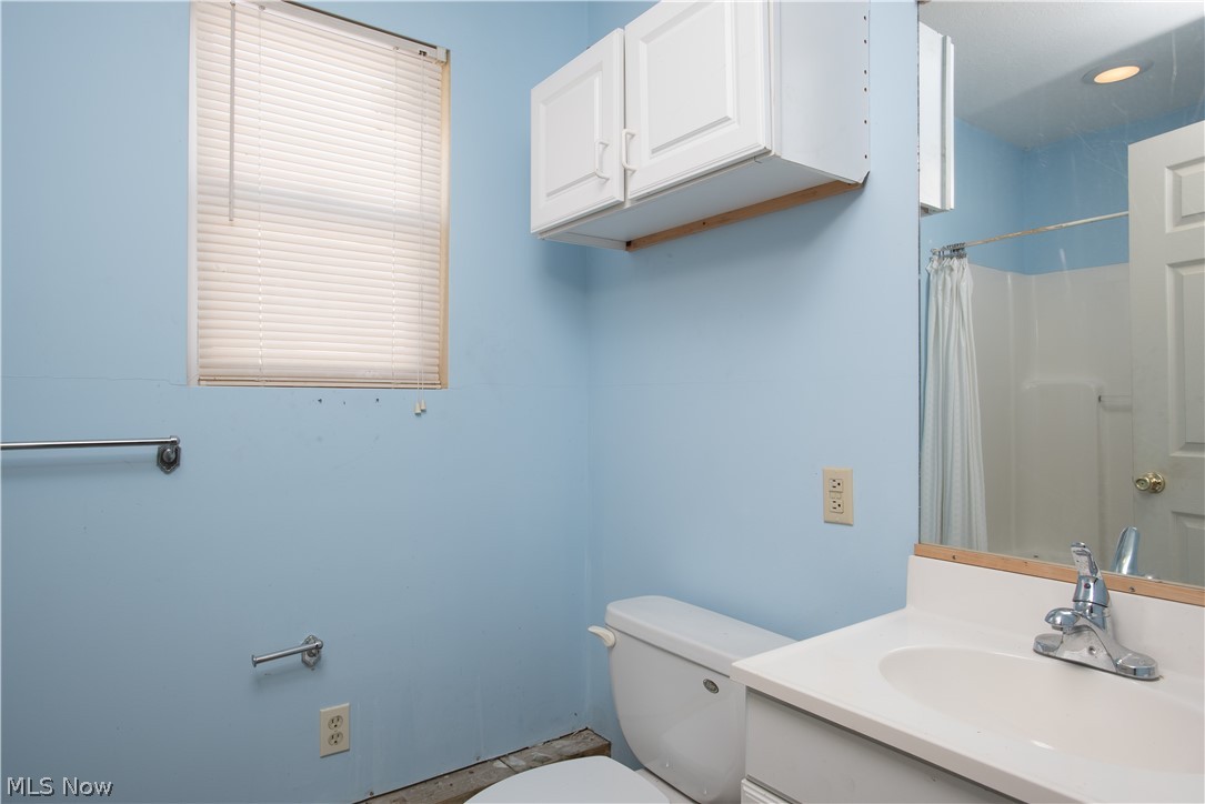 4145 Ridge Road Cortland, OH 44410 - Photo 28 of 28 Bathroom in Exterior Building