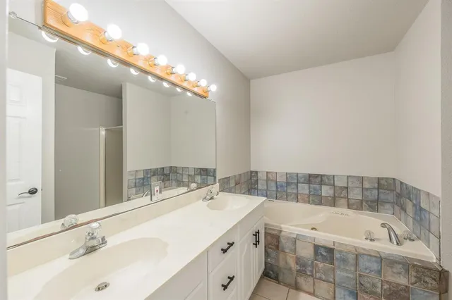 $465,000 | 113 Hillridge Lane, Maypearl, TX 76064