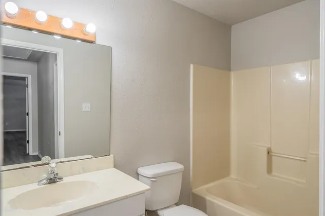 $465,000 | 113 Hillridge Lane, Maypearl, TX 76064