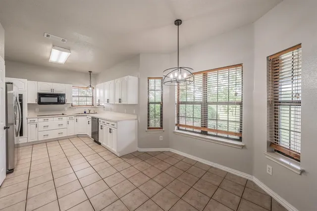 $465,000 | 113 Hillridge Lane, Maypearl, TX 76064