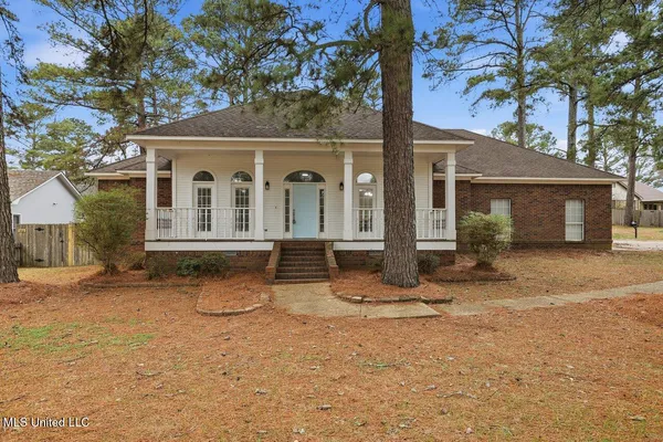$328,500 | 600 Bay Pointe Lane, Brandon, MS 39047