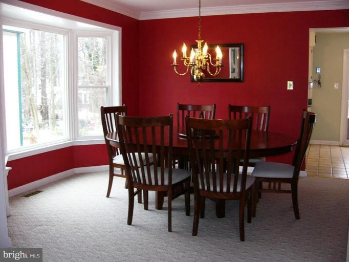 10406 Mountain Quail Road Silver Spring, MD 20901 - Photo 2 of 22 Dining Room