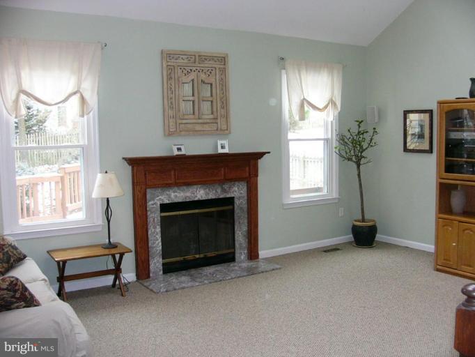 10406 Mountain Quail Road Silver Spring, MD 20901 - Photo 9 of 22 Family Room