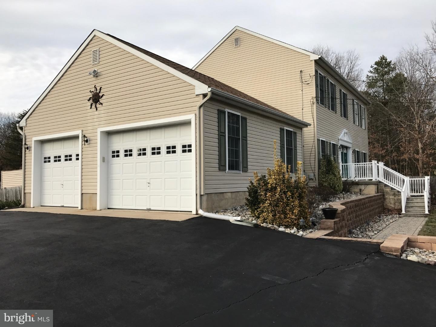 21 Edgewood Road Sicklerville, NJ 08081 - Photo 2 of 15 Gallery Image 2