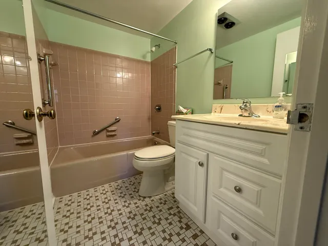 $179,950 | 5260 Cross Bow Circle, Unit 3A, Roanoke, VA 24018