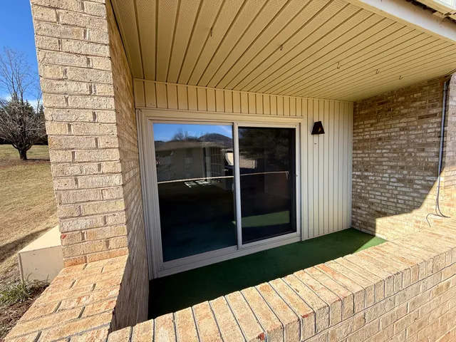 $179,950 | 5260 Cross Bow Circle, Unit 3A, Roanoke, VA 24018