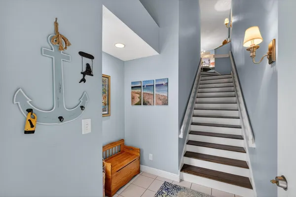 a view of entryway and hall