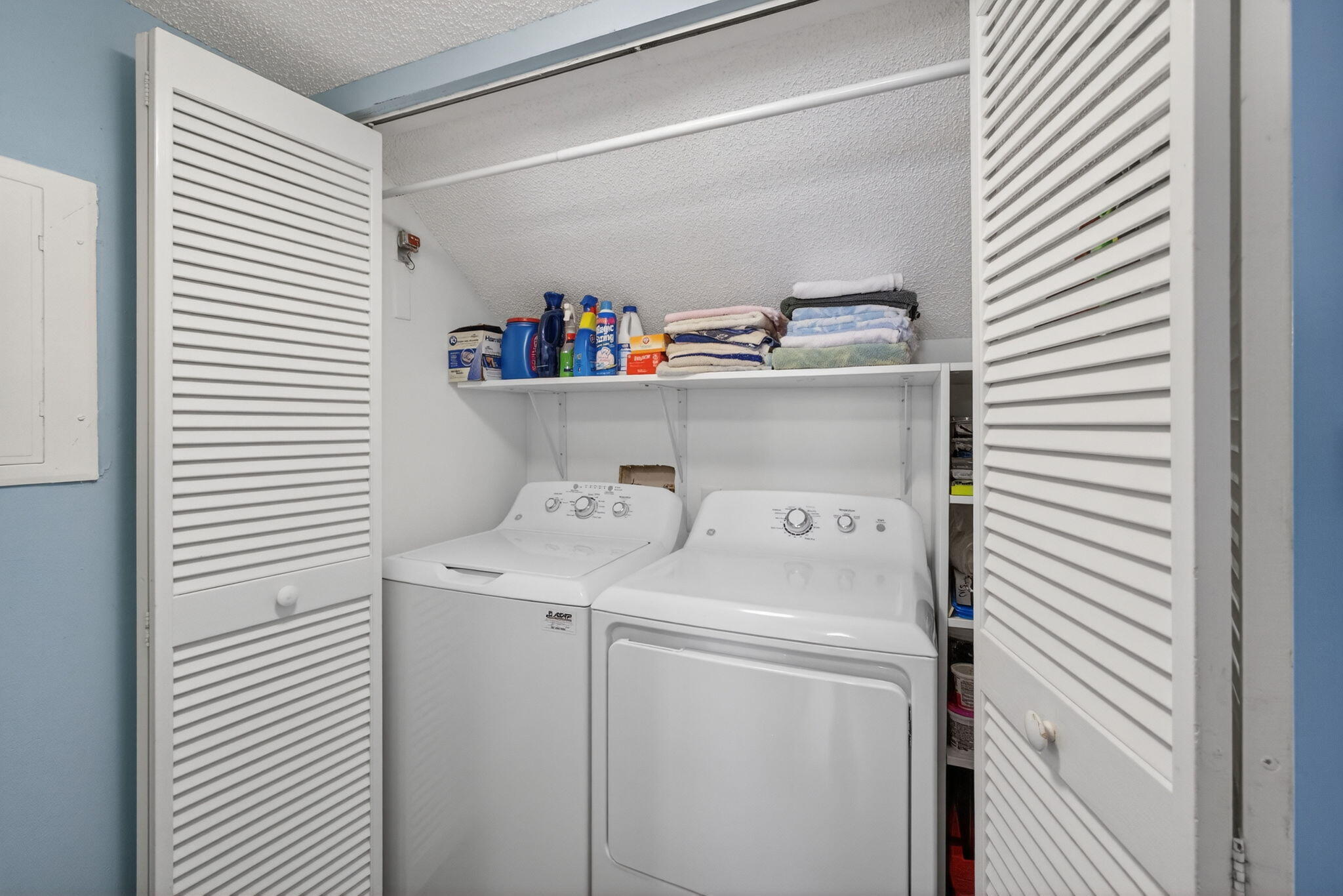 1206 Mainsail Circle Jupiter, FL 33477 - Photo 37 of 46 a utility room with dryer and washer