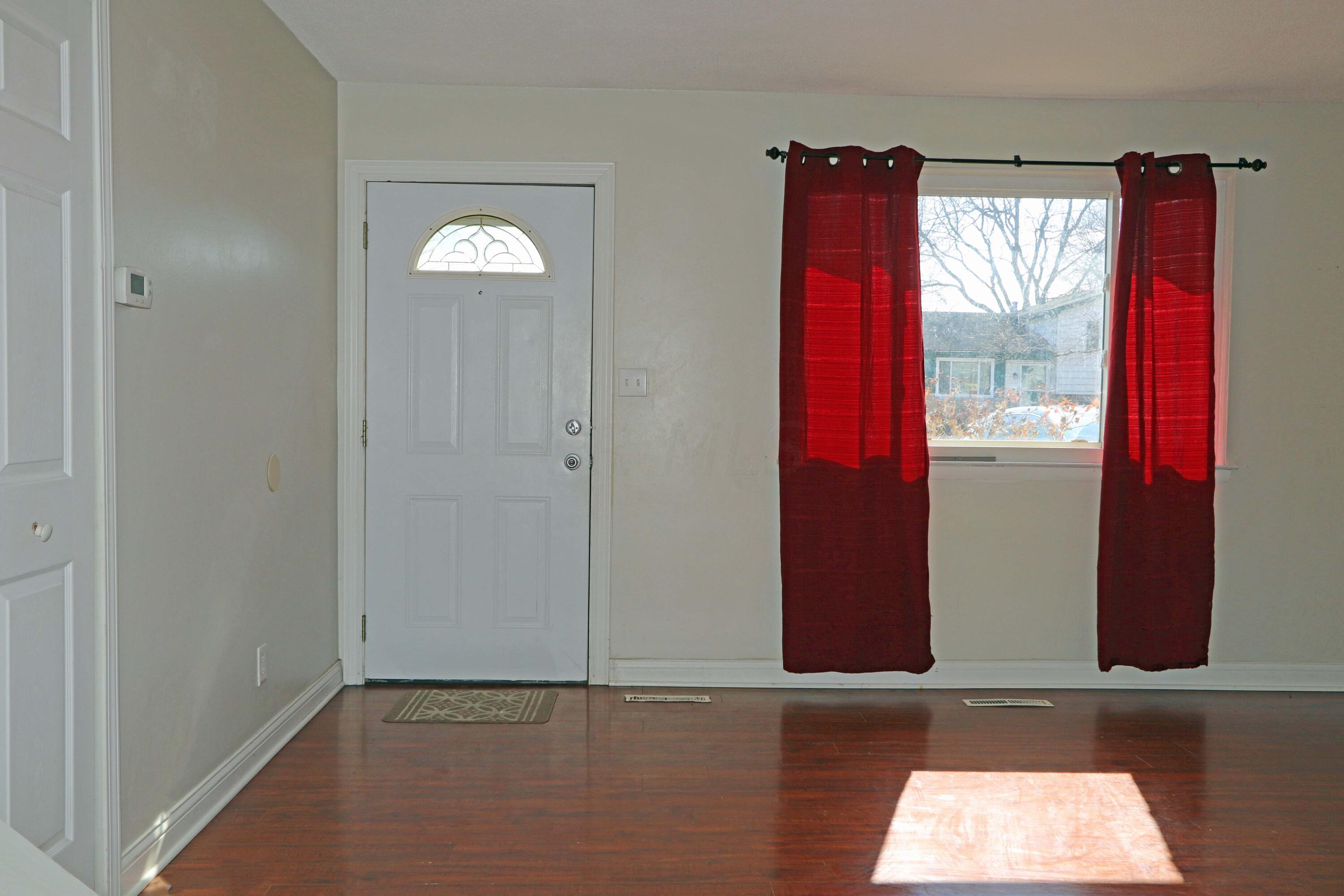 4569 Stonehedge Road Columbus, OH 43231 - Photo 3 of 38 Front entry into Living Room