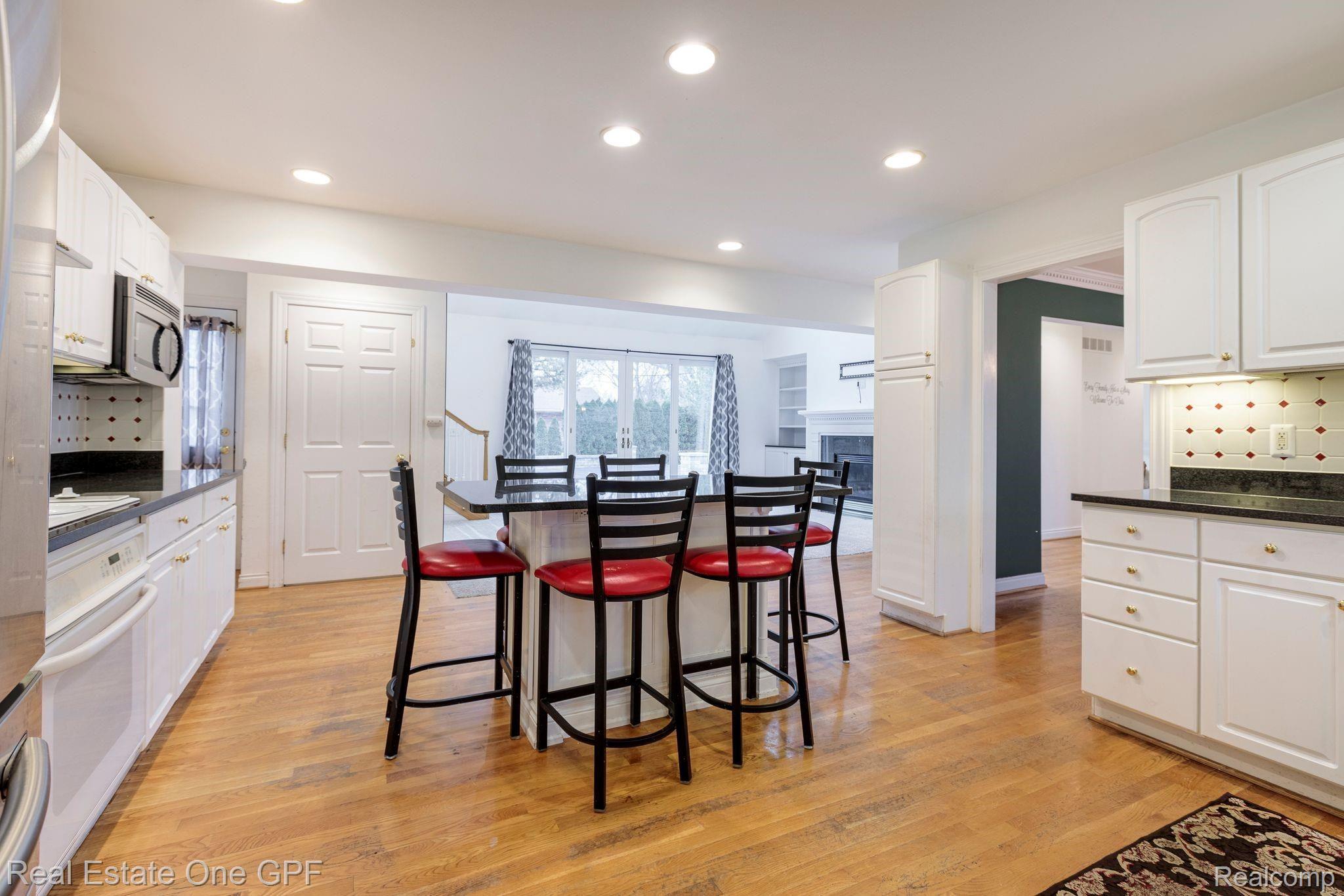 423 Barclay Road Grosse Pointe, MI 48236 - Photo 19 of 36 423 Barclay Rd-20.jpg