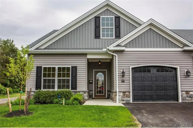 $2,600 | 5281-5287 Chestnut Ridge Road, Unit ROAD, Orchard Park, NY 14127