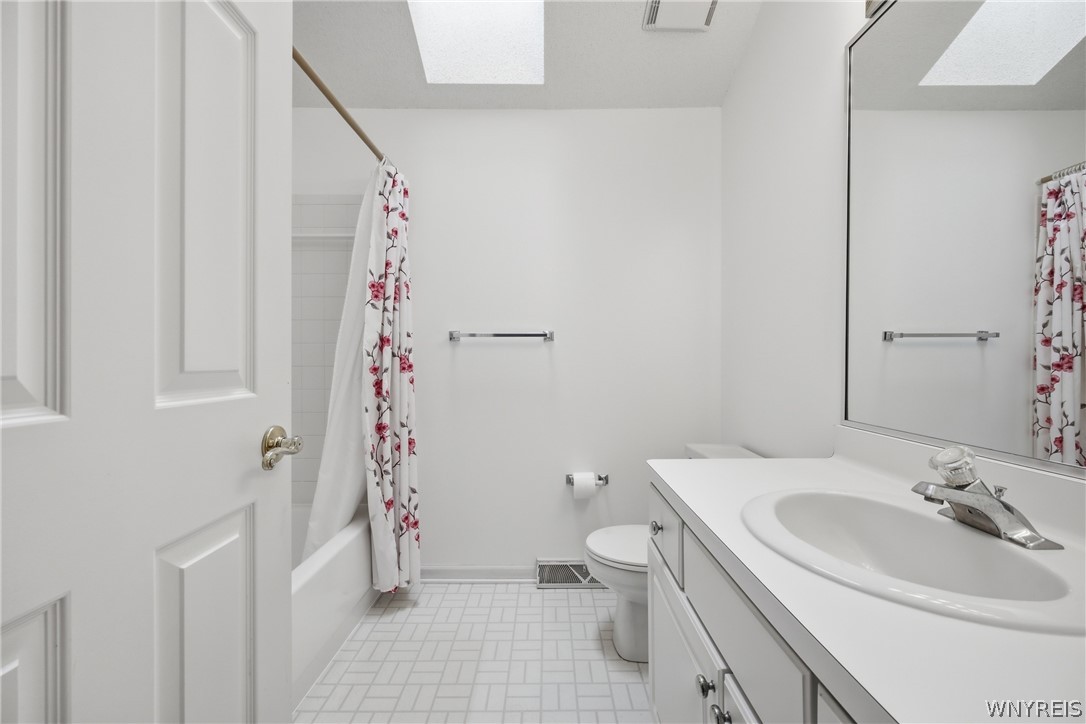 84 South Castlerock Lane Amherst, NY 14051 - Photo 25 of 38