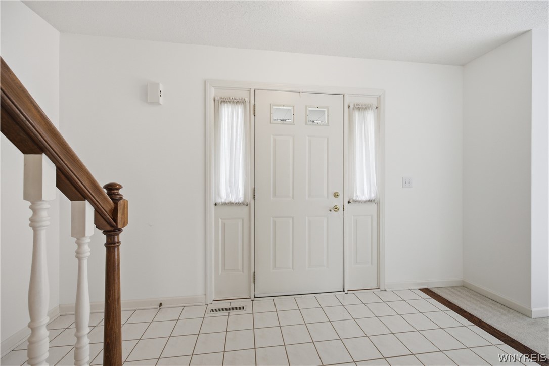 84 South Castlerock Lane Amherst, NY 14051 - Photo 6 of 38