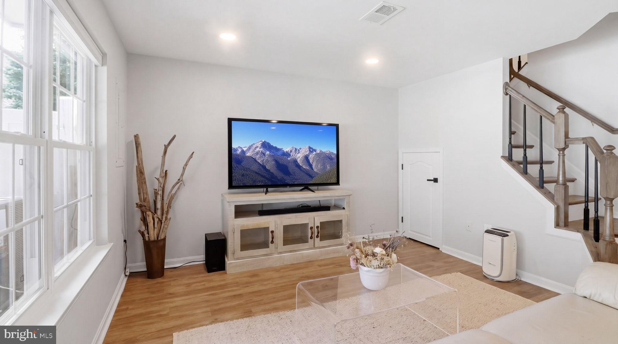 12000 Edgemere Circle Reston, VA 20190 - Photo 26 of 31 Family Room on LL with walkout