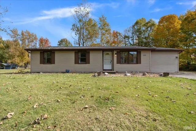 $230,000 | 1319 St Marys Drive, Warsaw, IN 46580