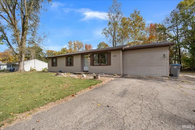 $230,000 | 1319 St Marys Drive, Warsaw, IN 46580