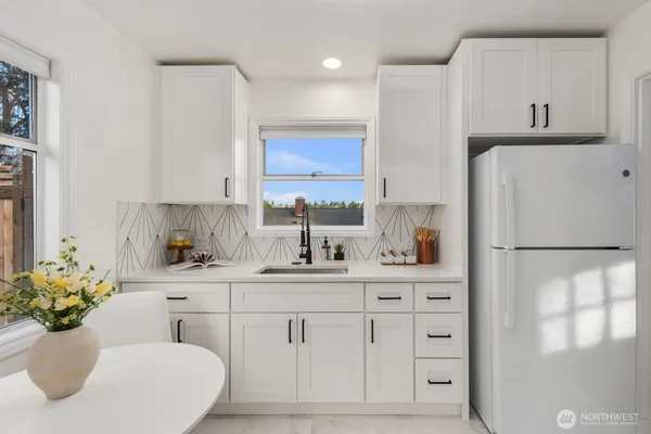 $529,000 | 3112 Southwest 97th Street, Seattle, WA 98126