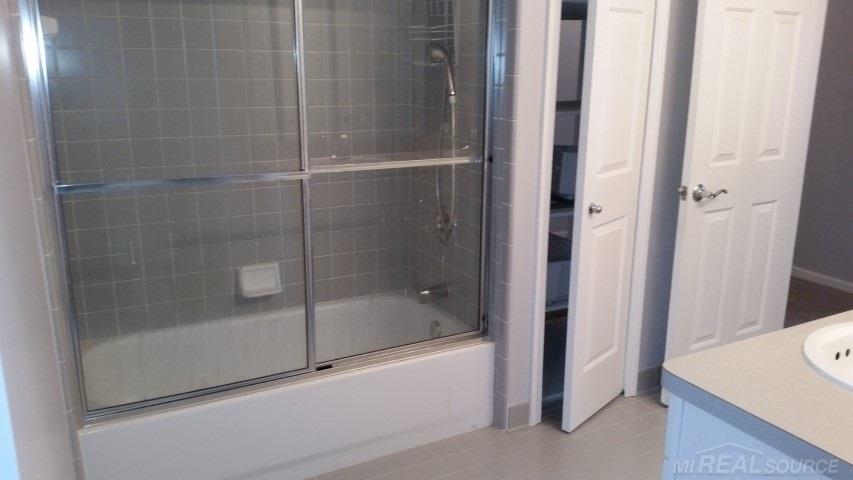 1267 Putnam Circle Rochester, MI 48307 - Photo 41 of 45 31276861-41.JPG