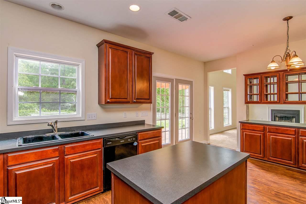 26 Springleaf Court Simpsonville, SC 29681 - Photo 14 of 36 Gallery Image 14