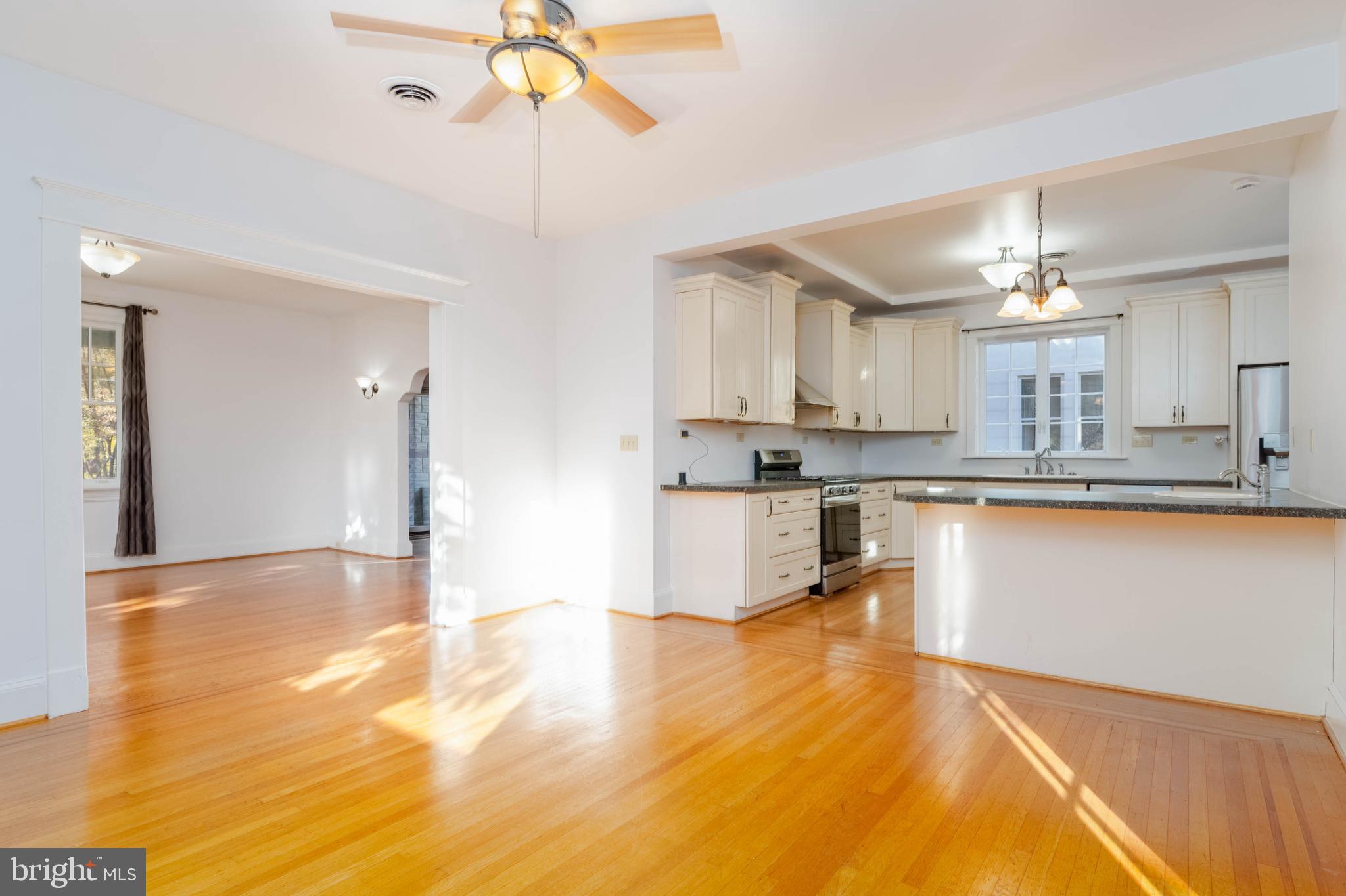 2505 Manhattan Avenue Baltimore, MD 21209 - Photo 14 of 60 Dining Room
