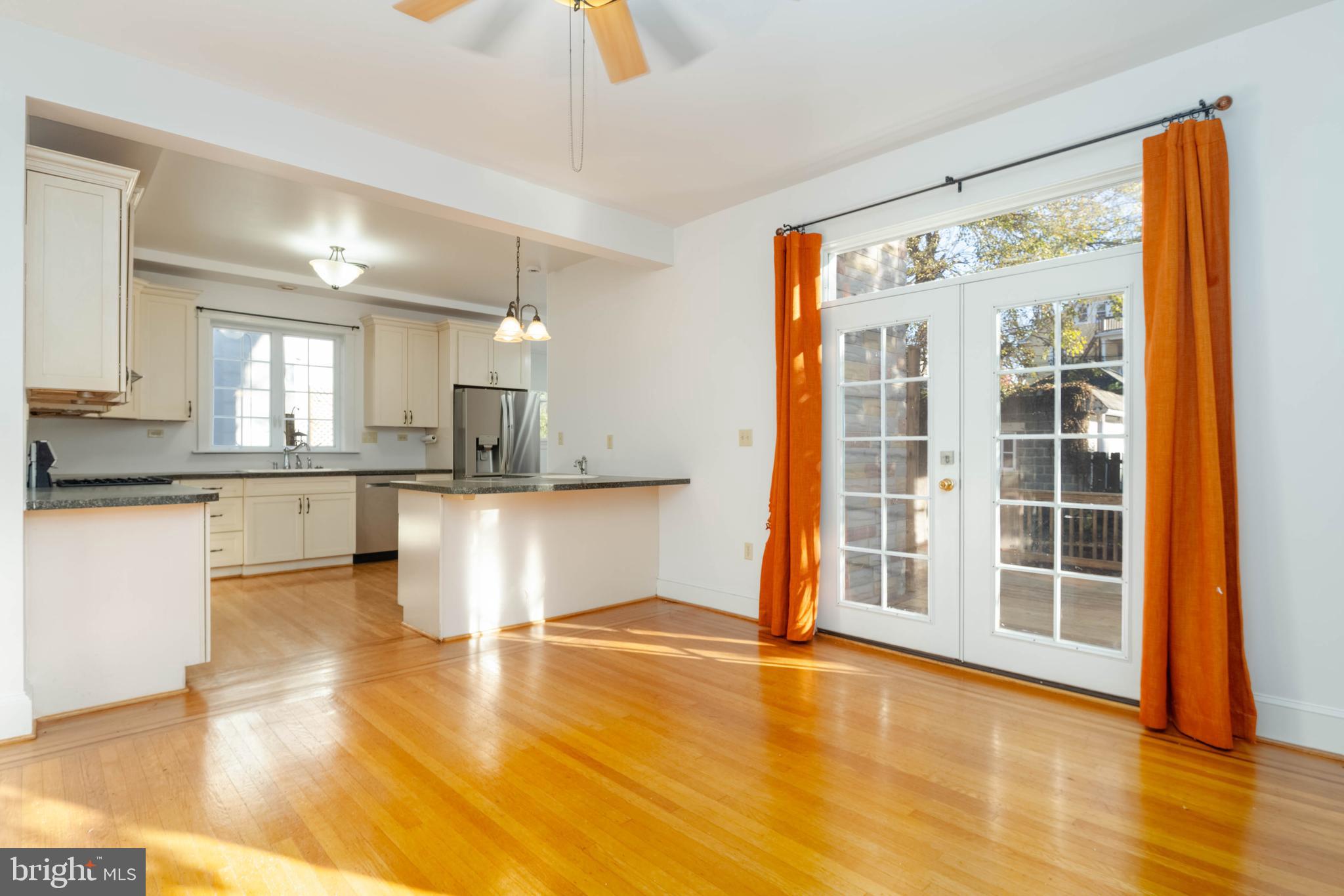 2505 Manhattan Avenue Baltimore, MD 21209 - Photo 15 of 60 Dining Room