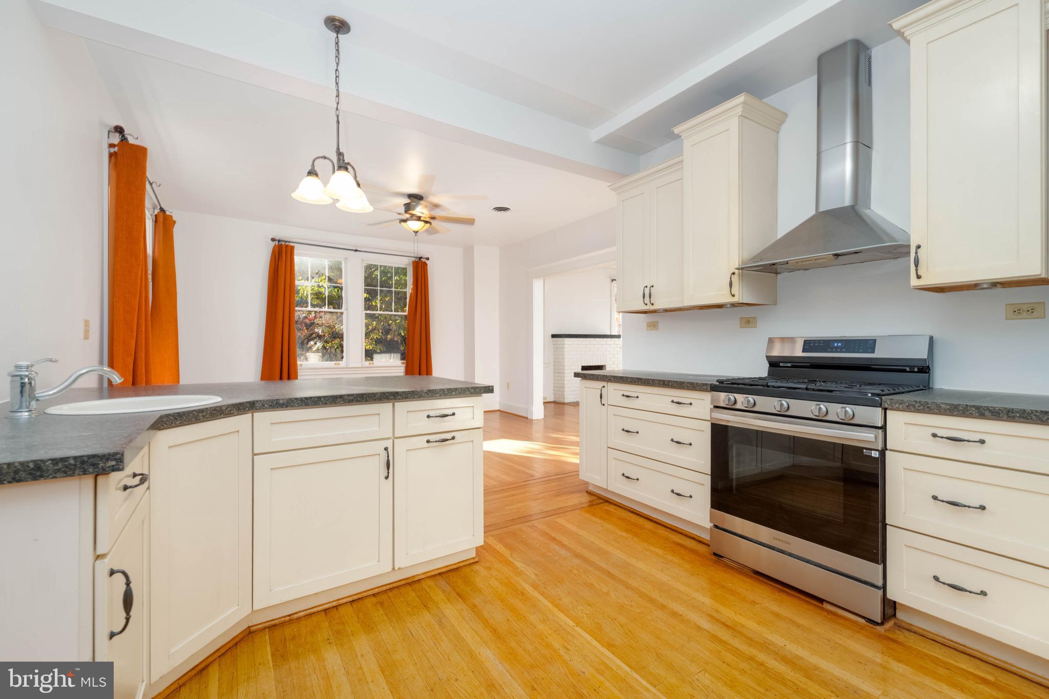 2505 Manhattan Avenue Baltimore, MD 21209 - Photo 19 of 60 Kitchen