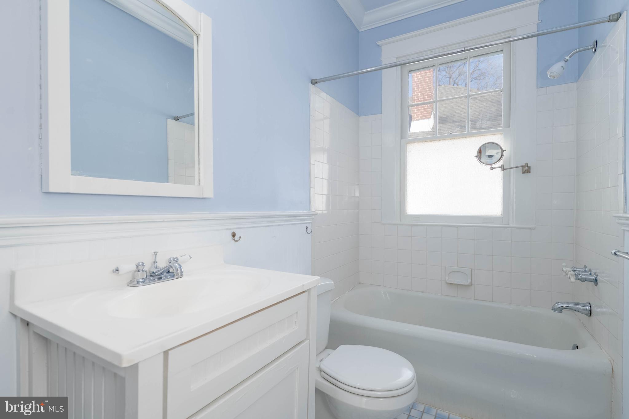 2505 Manhattan Avenue Baltimore, MD 21209 - Photo 34 of 60 Full Bathroom