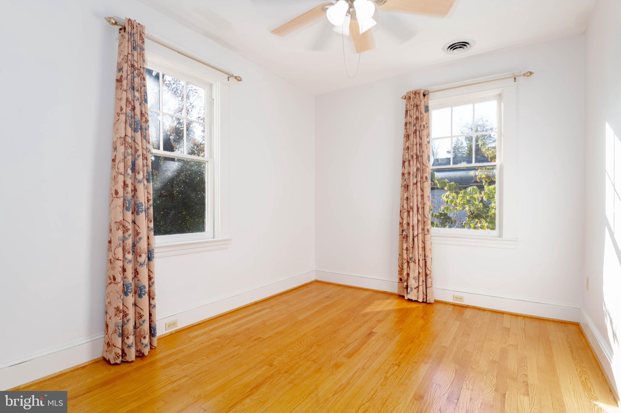 2505 Manhattan Avenue Baltimore, MD 21209 - Photo 35 of 60 Bedroom 3