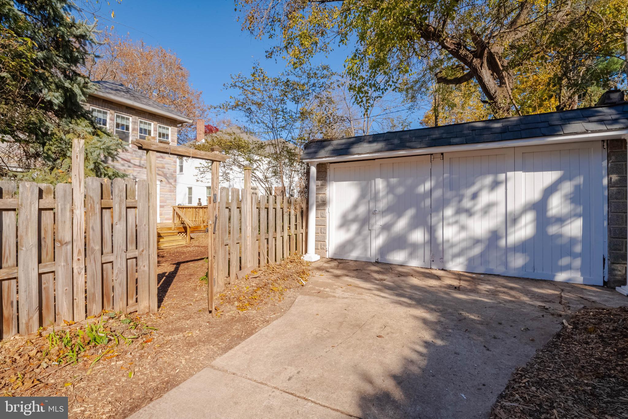 2505 Manhattan Avenue Baltimore, MD 21209 - Photo 51 of 60 2 Car Garage