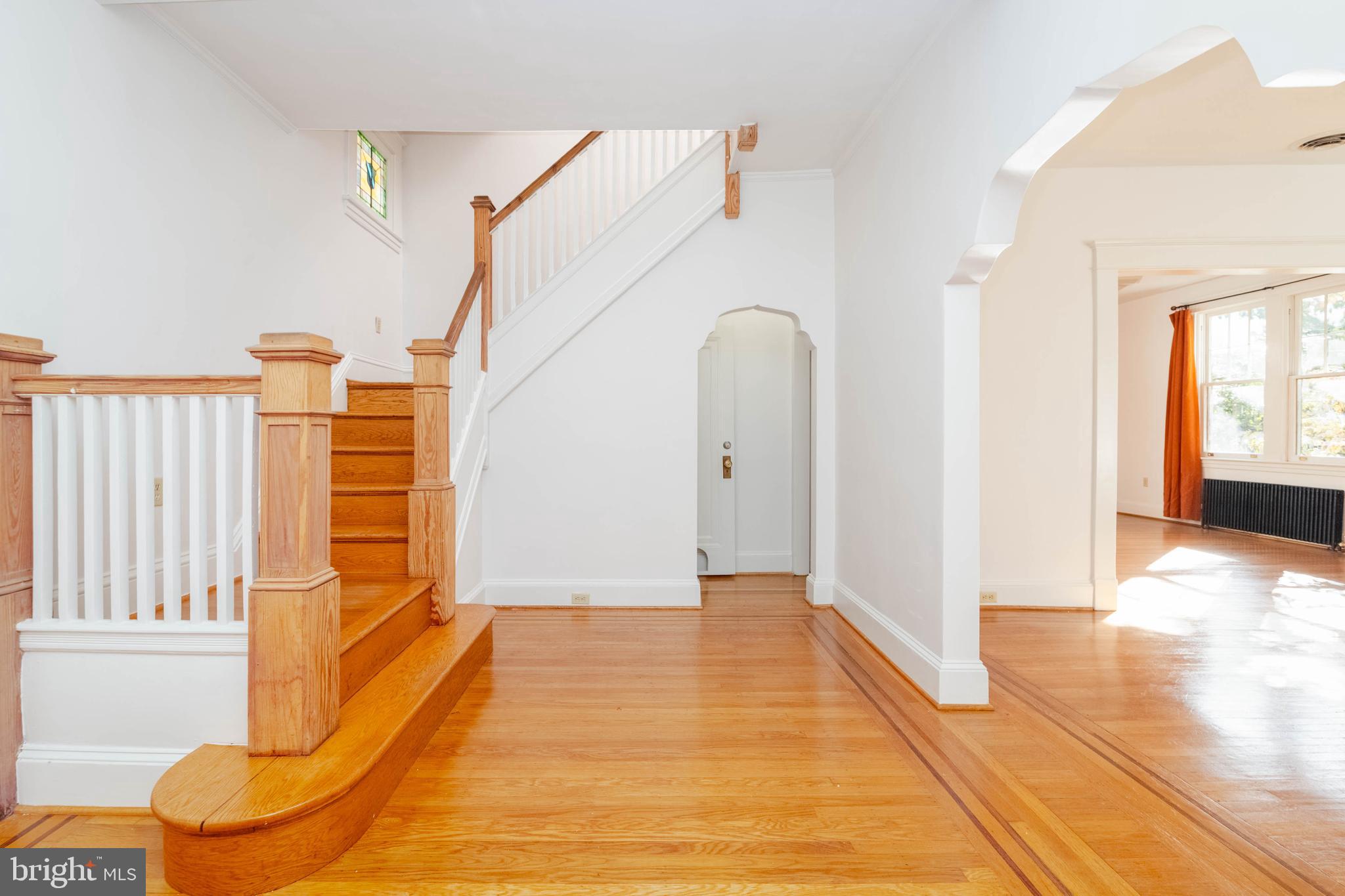 2505 Manhattan Avenue Baltimore, MD 21209 - Photo 6 of 60 Foyer